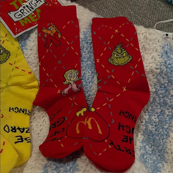 McDonald’s The Grinch Meal Limited Edition Socks Red and Yellow Holiday - Picture 3 of 4